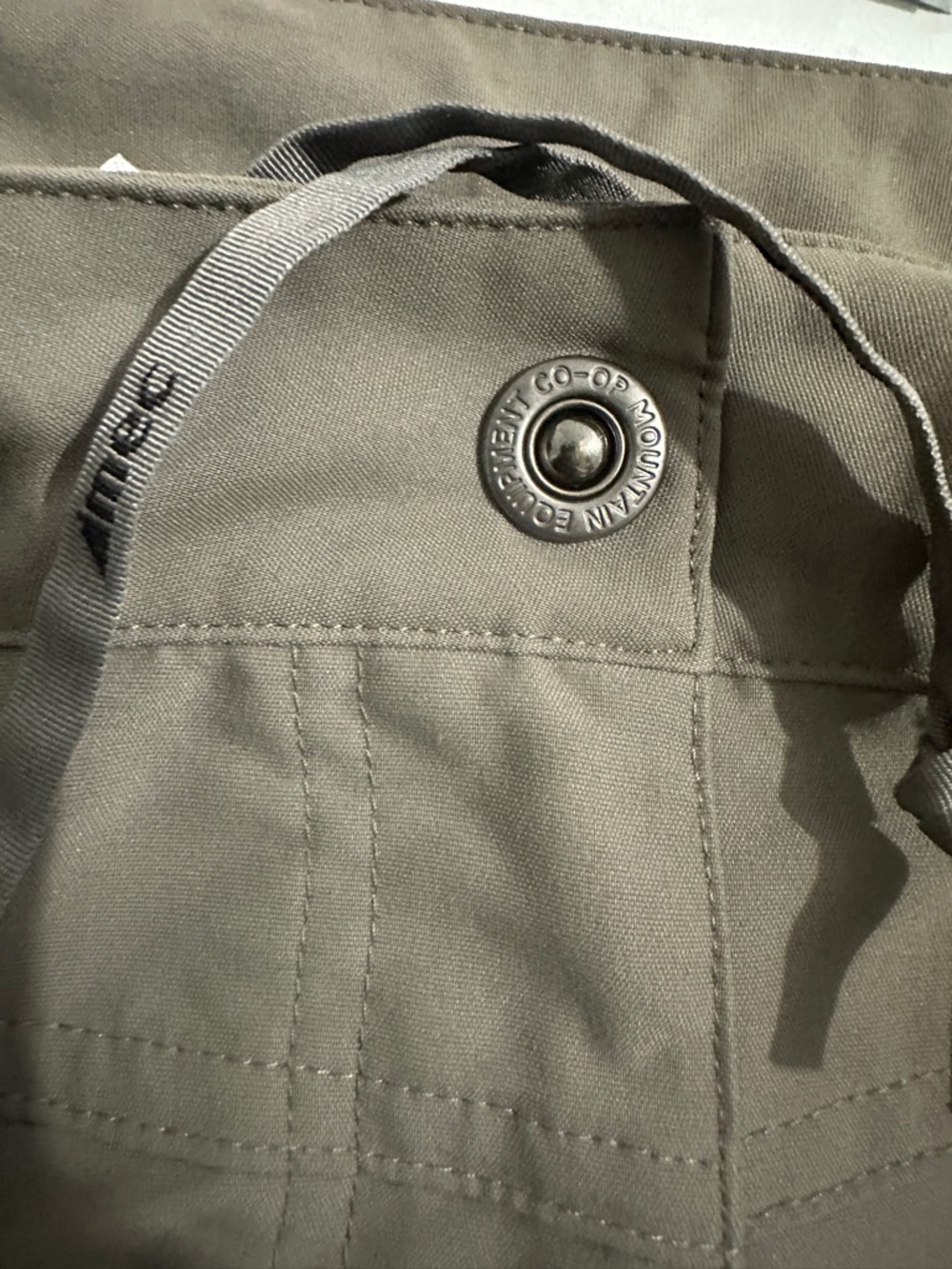 MEC Mountain Equipment Co-op Terrena Hiking Shorts - Women's Size 16 - Grey - Picture 4 of 4